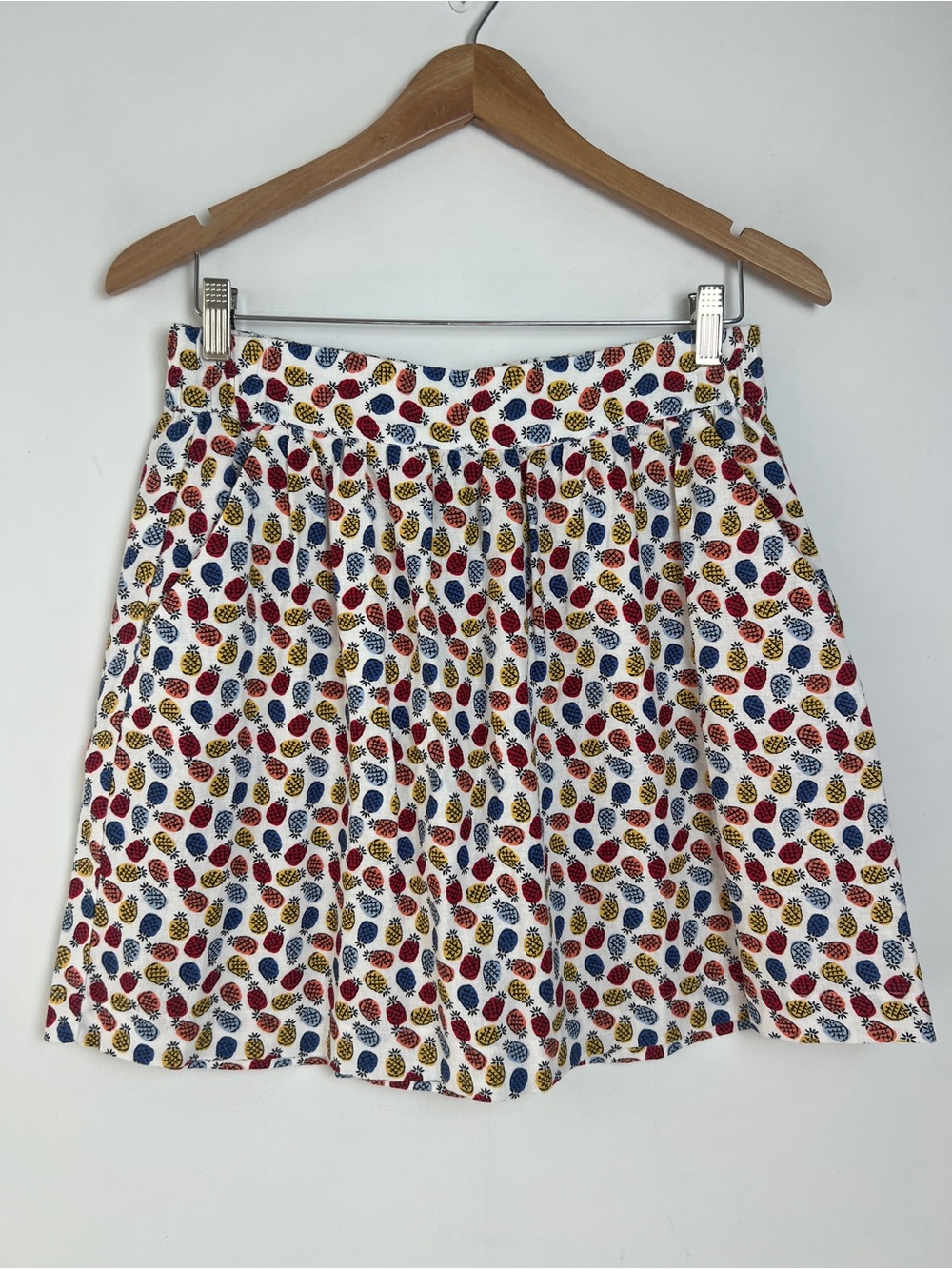 LOFT Outlet Small Linen-Blend Rainbow Pineapple Print Mini‎ Skirt Pockets